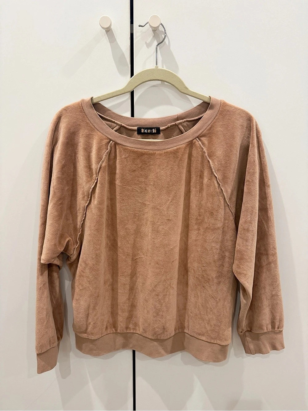 Suzie Kondi Raglan Velour Sweatshirt Brown Size Medium